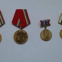 Значки и медали, снимка 2 - Колекции - 31898096