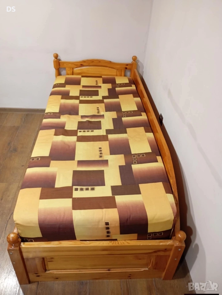 Спално обзавеждане 2 легла и 2 гардероба с надстройка , снимка 1