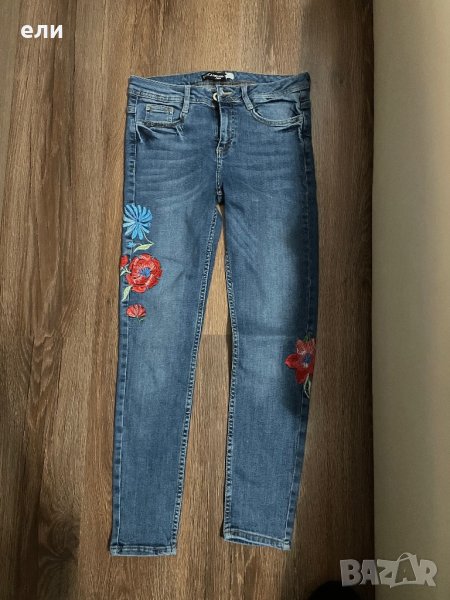 Дънки с бродерии, снимка 1