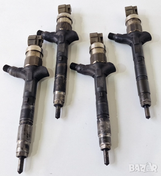 Дюза Дюзи Инжектори Инжектор Тойота Корола Е12 2.0 D4D Toyota Corolla E12 23670-27020, снимка 1