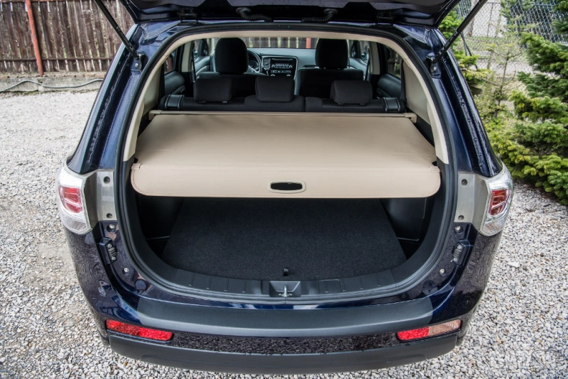 Щора за багажник Mitsubishi Outlander III 2012–2021 – бежова, алуминиева касета и PVC плат, снимка 1
