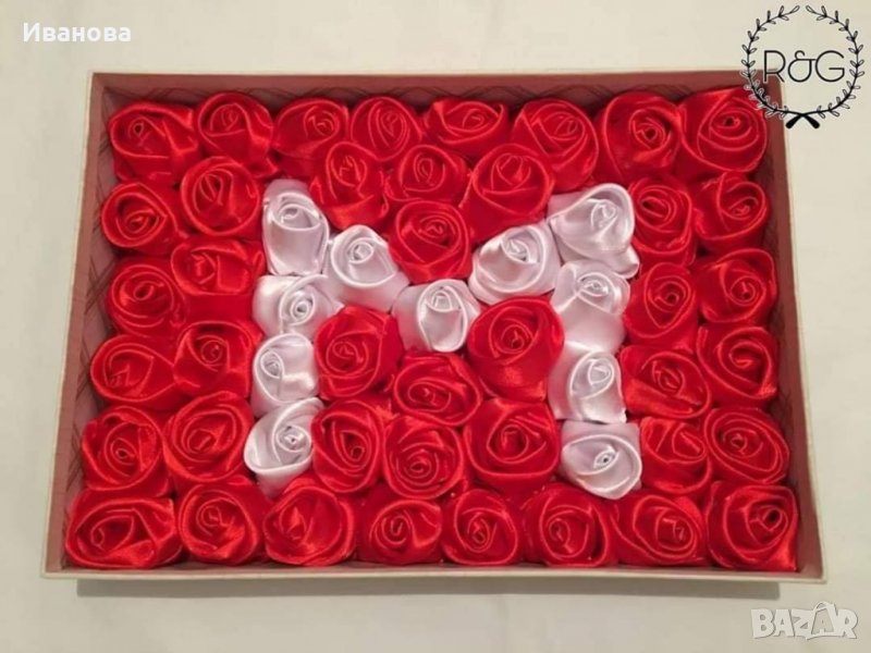 Подарък - Кутия със САТЕНЕНИ рози с буква, снимка 1