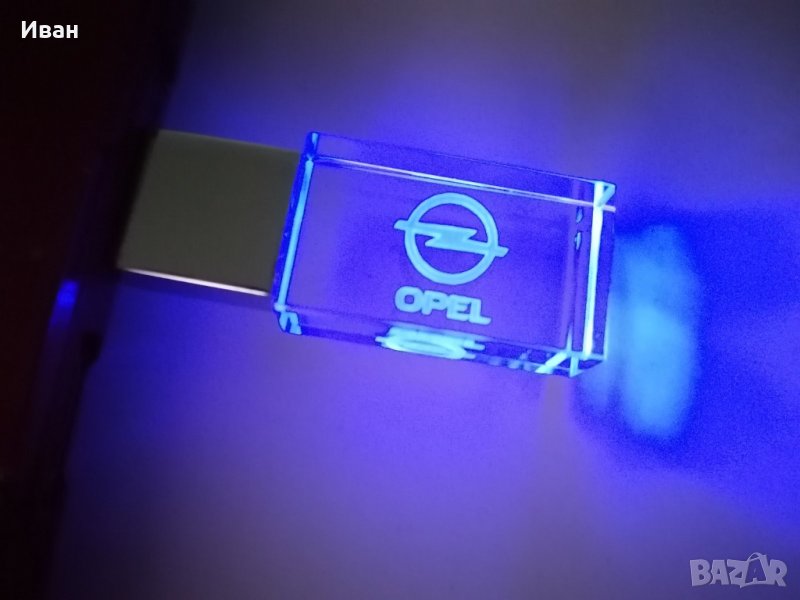 Светеща УСБ USB flash флаш памет стъкло с емблема на марка кола автомобил джип мотор + Подарък, снимка 1