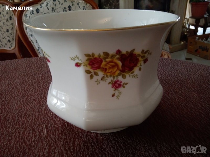 Порцеланова кашпа, снимка 1