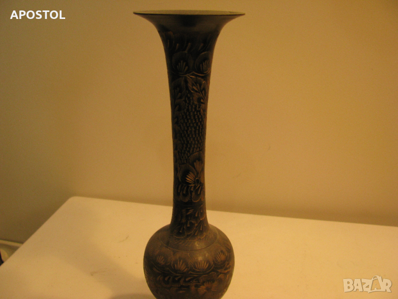 ваза бронзова гравирана, снимка 1