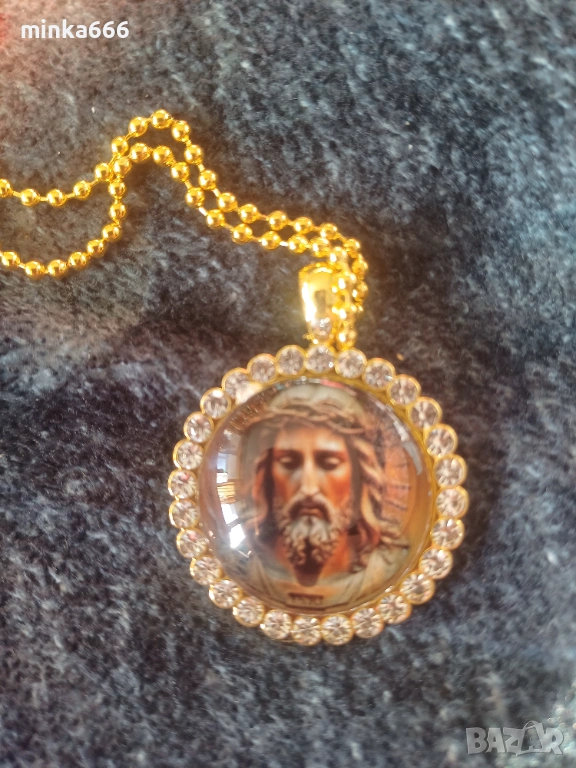 Позлатени колие с медальон, снимка 1