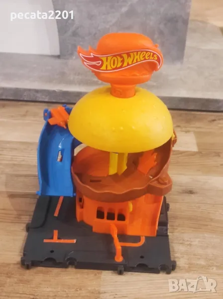 Продавам - писта Hot Wheels "Хамбургер", снимка 1