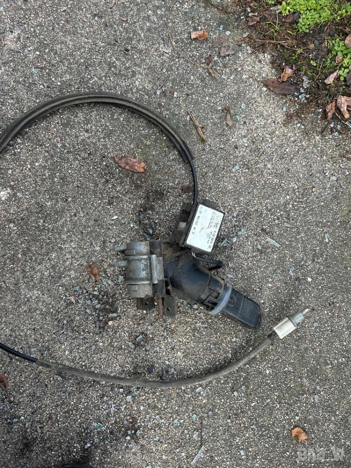 контактен ключ за Mercedes ML W163 1998-2005 патрон 05047010 1635454032, снимка 1