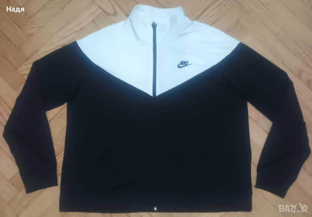Оригинално дамско горнище Nike Swoosh, снимка 1