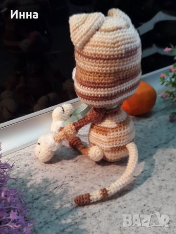 Котенце Мурзилка, Плетена играчка, Ръчно изработена, Перфектен подарък, снимка 5 - Плюшени играчки - 39335358