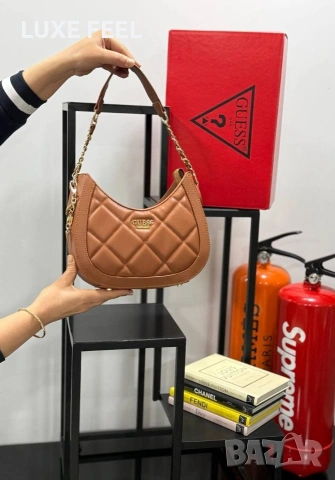 Guess ✨Дамски Чанти , снимка 4 - Чанти - 54335991
