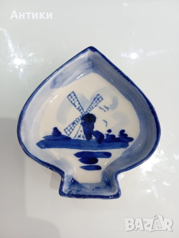 Порцеланова стара чинийка 