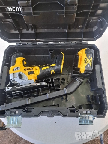 акумулаторен прободен трион 