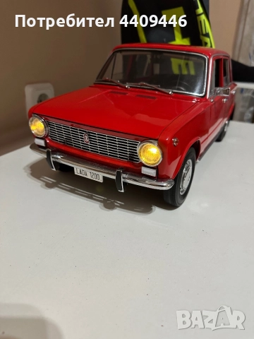 Продавам макет на Жигула 1:8, снимка 3 - Колекции - 52931963