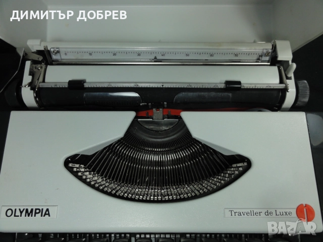 СТАРА РЕТРО ПОРТАТИВНА ПИШЕЩА МАШИНА OLYMPIA TRAVELLER DE LUXE, снимка 3 - Антикварни и старинни предмети - 52362900