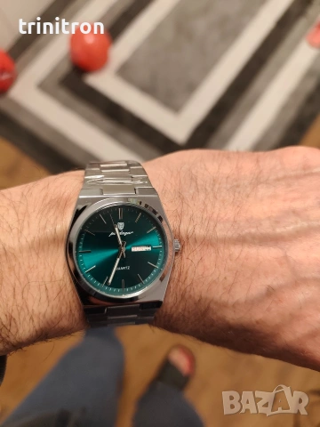 Чисто нов мъжки часовник кварц!