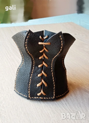 Черен кожен моливник ръчно изработен - за моливи четки инструменти