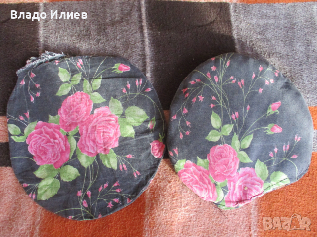 Възглавници кръгли многоцветни/ушити от майстор -шивач/  и квадратни/зелени и червени/ за стол, снимка 13 - Възглавници - 33814572