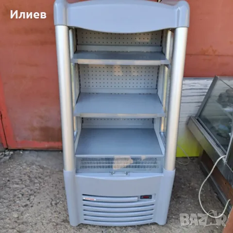 Отворена хладилна витрина