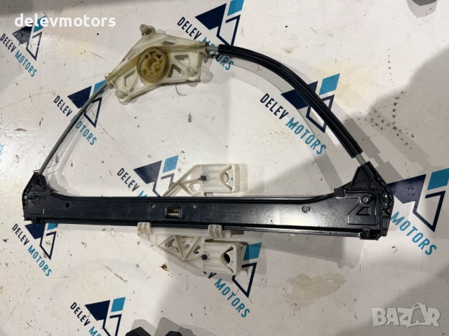 8V4839462 заден десен стъклоповдигач 5Q0959801B моторче за предна дясна врата от Audi A3 1.0 TFSI, снимка 2 - Части - 52641418