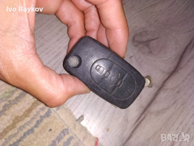 Ключ кутийка дистанционно Audi A6 , снимка 2 - Части - 51633996