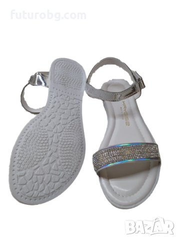 Сребристи сандали за момиче с лепенки, снимка 2 - Детски сандали и чехли - 37223673