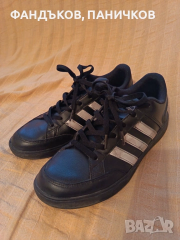 Продавам много запазени оригинални кожени маратонки Адидас, номер 43 1/3 , снимка 4 - Маратонки - 53213359