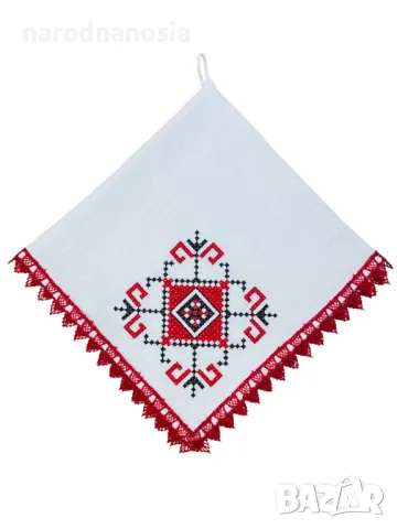 ХОРОВОДНА КЪРПА С БРОДИРАНА ШЕВИЦА