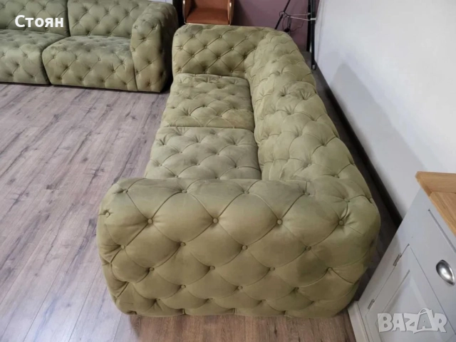 Зелен комплект дивани от плат набук две тройки тип Честърфийлд, снимка 7 - Дивани и мека мебел - 51956009