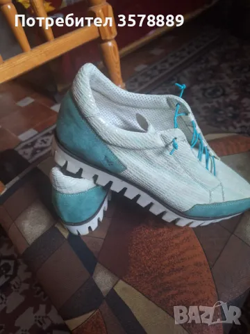 Удобни леки обувки номер 38