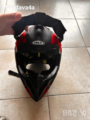 Кросова каска размер L, снимка 2 - Спортна екипировка - 51276475