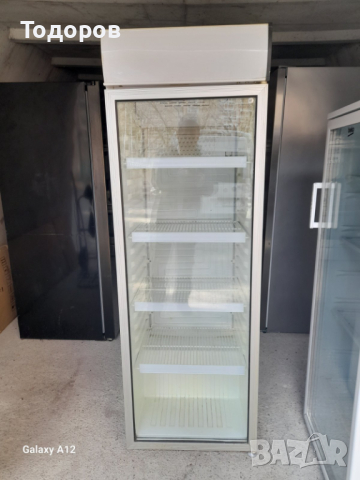 Професионална хладилна витрина с вентилатор 372 литра
