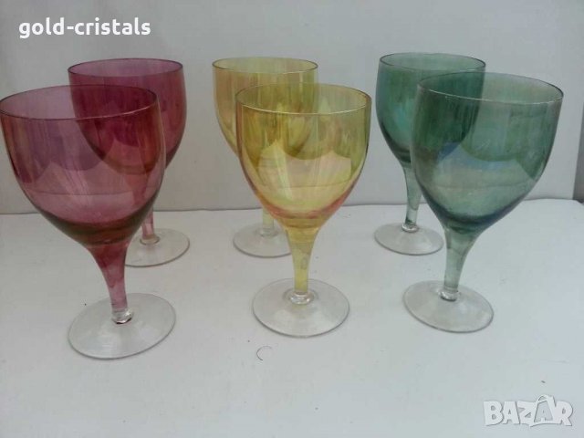 Стари стъклени чаши цветни за вино 
