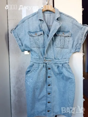 Рокля от светъл деним с джобове