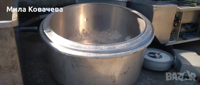 Съд от неръждаема стомана (140см х 80см)