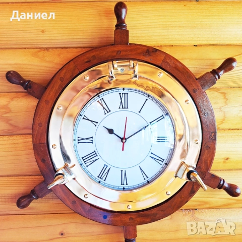 Стенен винтидж часовник с формата на рул. 