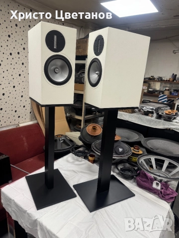 Esthetic Audio RAAL bookshelf speakers