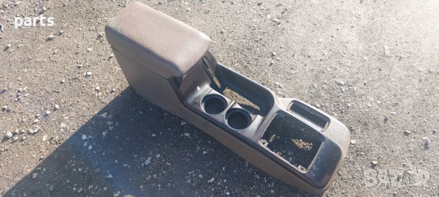 Панел Между Седалките Гранд Чероки - Jeep Grand Cherokee N, снимка 3 - Части - 40351210