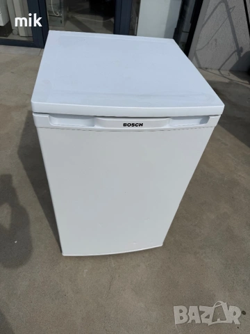 Малък хладилник с камера Bosch , снимка 2 - Хладилници - 53924607