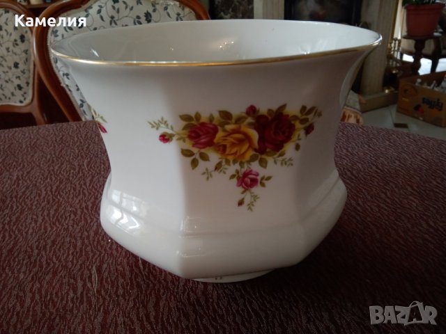 Порцеланова кашпа