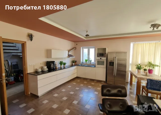 Двуетажна тухлена къща, 185 м² (200 м² с изба), с. Граф Игнатиево, Пловдивско — €270,000, снимка 3 - Къщи - 55876948