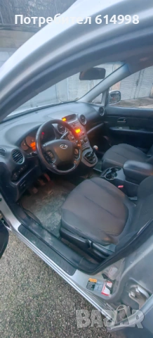 Kia Carens 2.0 CRDI, снимка 4 - Автомобили и джипове - 53911659