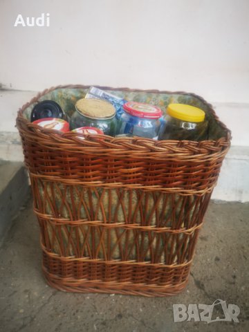 Плетен ратанов кош с текстил отвътре 