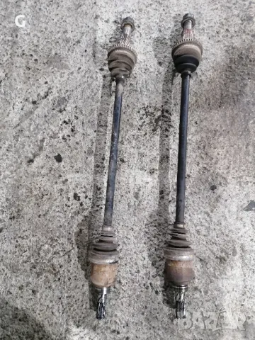 Полуоска Полуоски задни Nissan X-Trail T30 2.2 114ks 