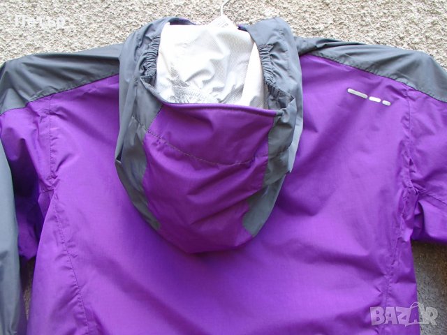 Продавам ново дамско много леко водоустойчиво лилаво яке Salomon, снимка 11 - Якета - 29184375