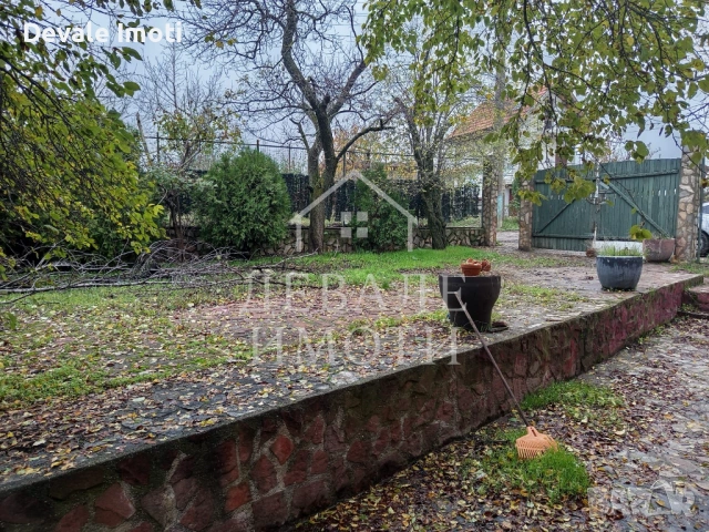 Семейна къща в гр. Русе, местност Мерата (срещу МЕТРО ), снимка 7 - Къщи - 53120683