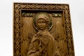 Позлатена релефна икона на архангел Михаил от масивен дъб, снимка 5