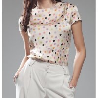 Дамска блуза цвят екрю на точки марка Nife , снимка 1 - Туники - 38252240