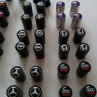 Качественни черни капачки за вентили винтили с емблеми на марка кола автомобил мотор камион джип мик, снимка 13 - Аксесоари и консумативи - 29811432