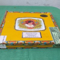 Голяма кутия от кубински пури, снимка 1 - Други ценни предмети - 30376258